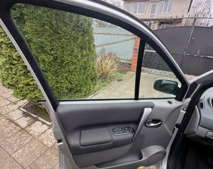 Серый Рено Сценик, объемом двигателя 1.6 л и пробегом 187 тыс. км за 5499 $, фото 12 на Automoto.ua