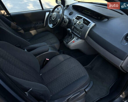 Рено Сценик 2007 в Виннице на Automoto.ua Серый Рено Сценик, объемом двигателя 2 л и пробегом 176 тыс. км за 6399 $, фото 57 на Automoto.ua