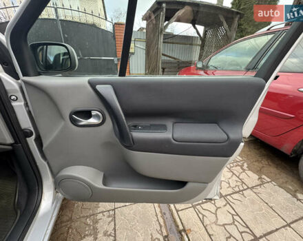 Сірий Рено Сценік, об'ємом двигуна 1.6 л та пробігом 188 тис. км за 4999 $, фото 11 на Automoto.ua