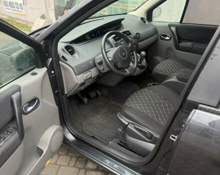 Серый Рено Сценик, объемом двигателя 2 л и пробегом 270 тыс. км за 5300 $, фото 5 на Automoto.ua