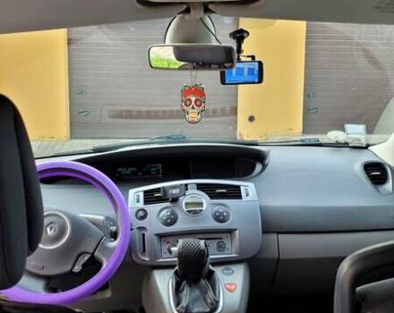 Серый Рено Сценик, объемом двигателя 1.6 л и пробегом 143 тыс. км за 5500 $, фото 9 на Automoto.ua