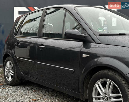 Серый Рено Сценик, объемом двигателя 1.6 л и пробегом 203 тыс. км за 5300 $, фото 3 на Automoto.ua