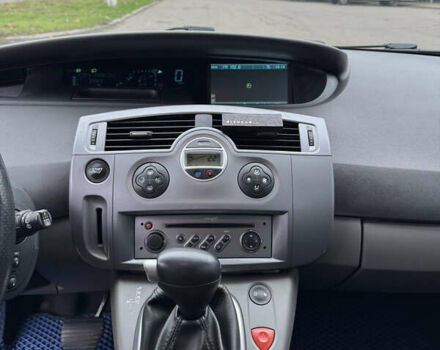 Серый Рено Сценик, объемом двигателя 1.98 л и пробегом 250 тыс. км за 5500 $, фото 11 на Automoto.ua