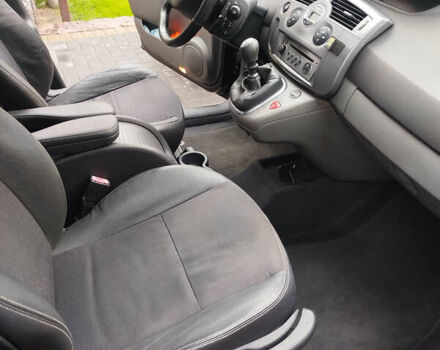 Серый Рено Сценик, объемом двигателя 1.6 л и пробегом 231 тыс. км за 4950 $, фото 17 на Automoto.ua