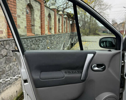 Серый Рено Сценик, объемом двигателя 1.6 л и пробегом 230 тыс. км за 5699 $, фото 62 на Automoto.ua