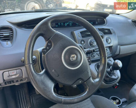 Серый Рено Сценик, объемом двигателя 1.6 л и пробегом 300 тыс. км за 5100 $, фото 4 на Automoto.ua