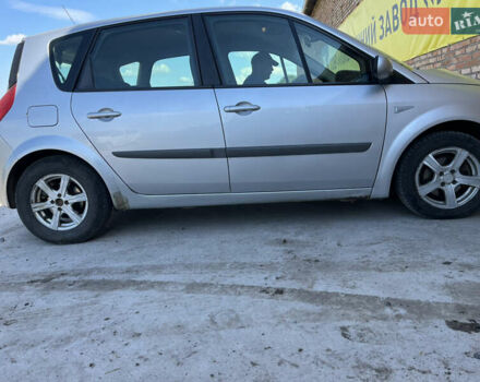 Серый Рено Сценик, объемом двигателя 1.6 л и пробегом 300 тыс. км за 5100 $, фото 2 на Automoto.ua