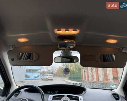 Серый Рено Сценик, объемом двигателя 1.6 л и пробегом 230 тыс. км за 5699 $, фото 30 на Automoto.ua