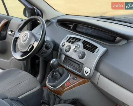 Сірий Рено Сценік, об'ємом двигуна 1.6 л та пробігом 245 тис. км за 5999 $, фото 13 на Automoto.ua