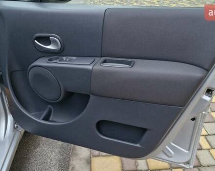 Серый Рено Сценик, объемом двигателя 1.6 л и пробегом 130 тыс. км за 6799 $, фото 16 на Automoto.ua