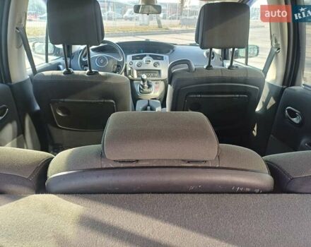 Сірий Рено Сценік, об'ємом двигуна 1.6 л та пробігом 250 тис. км за 5800 $, фото 17 на Automoto.ua