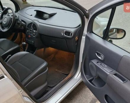 Серый Рено Сценик, объемом двигателя 1.6 л и пробегом 130 тыс. км за 6799 $, фото 17 на Automoto.ua