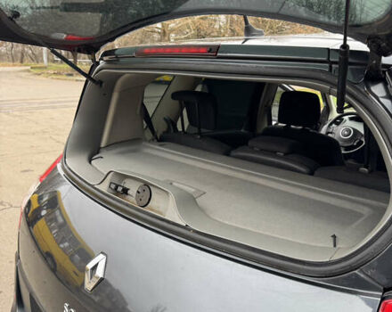 Серый Рено Сценик, объемом двигателя 1.98 л и пробегом 250 тыс. км за 5500 $, фото 17 на Automoto.ua