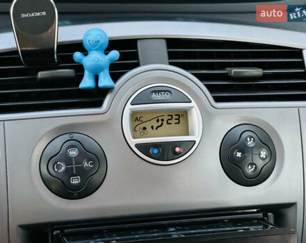 Сірий Рено Сценік, об'ємом двигуна 1.6 л та пробігом 155 тис. км за 6399 $, фото 27 на Automoto.ua