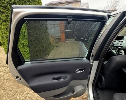 Серый Рено Сценик, объемом двигателя 1.6 л и пробегом 187 тыс. км за 5500 $, фото 6 на Automoto.ua