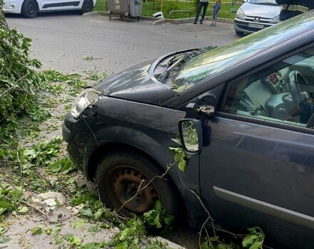 Серый Рено Сценик, объемом двигателя 1.5 л и пробегом 300 тыс. км за 4000 $, фото 2 на Automoto.ua