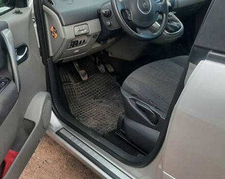 Серый Рено Сценик, объемом двигателя 1.6 л и пробегом 240 тыс. км за 5150 $, фото 26 на Automoto.ua