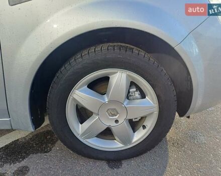 Сірий Рено Сценік, об'ємом двигуна 1.6 л та пробігом 250 тис. км за 5800 $, фото 22 на Automoto.ua