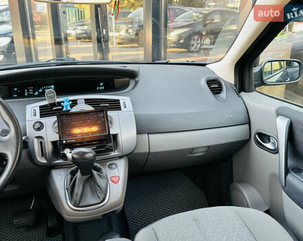 Сірий Рено Сценік, об'ємом двигуна 1.6 л та пробігом 155 тис. км за 6399 $, фото 20 на Automoto.ua
