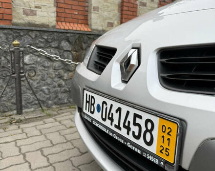 Серый Рено Сценик, объемом двигателя 1.6 л и пробегом 230 тыс. км за 5699 $, фото 2 на Automoto.ua