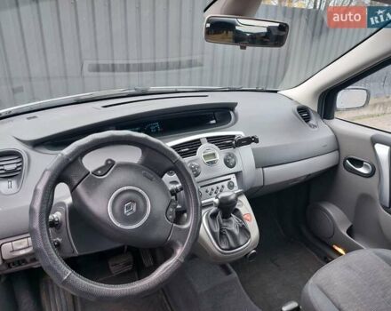 Серый Рено Сценик, объемом двигателя 2 л и пробегом 217 тыс. км за 5700 $, фото 2 на Automoto.ua