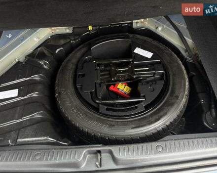 Серый Рено Сценик, объемом двигателя 1.6 л и пробегом 190 тыс. км за 5650 $, фото 19 на Automoto.ua