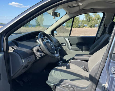 Серый Рено Сценик, объемом двигателя 1.6 л и пробегом 260 тыс. км за 5500 $, фото 7 на Automoto.ua