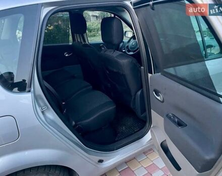 Сірий Рено Сценік, об'ємом двигуна 1.6 л та пробігом 225 тис. км за 4200 $, фото 7 на Automoto.ua