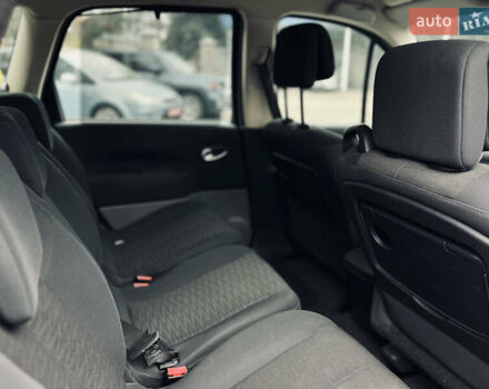 Сірий Рено Сценік, об'ємом двигуна 2 л та пробігом 128 тис. км за 7100 $, фото 7 на Automoto.ua