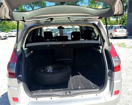 Серый Рено Сценик, объемом двигателя 1.6 л и пробегом 236 тыс. км за 5800 $, фото 4 на Automoto.ua