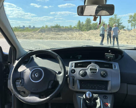 Серый Рено Сценик, объемом двигателя 1.6 л и пробегом 260 тыс. км за 5500 $, фото 6 на Automoto.ua