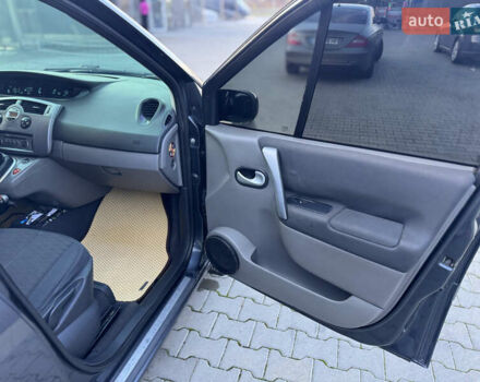 Рено Сценик 2008 в Летичеве на Automoto.ua Серый Рено Сценик, объемом двигателя 1.5 л и пробегом 270 тыс. км за 5299 $, фото 15 на Automoto.ua