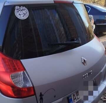 Серый Рено Сценик, объемом двигателя 1.6 л и пробегом 239 тыс. км за 5800 $, фото 2 на Automoto.ua