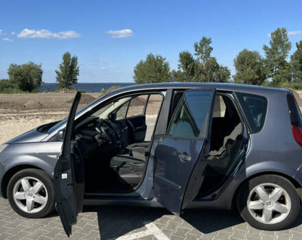 Серый Рено Сценик, объемом двигателя 1.6 л и пробегом 260 тыс. км за 5500 $, фото 1 на Automoto.ua