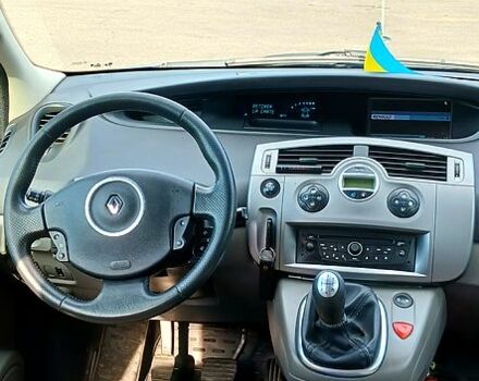Серый Рено Сценик, объемом двигателя 1.5 л и пробегом 301 тыс. км за 5300 $, фото 5 на Automoto.ua