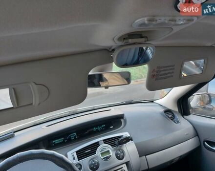 Серый Рено Сценик, объемом двигателя 2 л и пробегом 217 тыс. км за 5700 $, фото 9 на Automoto.ua