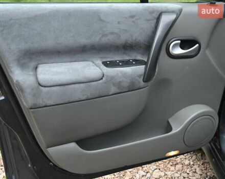 Серый Рено Сценик, объемом двигателя 1.9 л и пробегом 270 тыс. км за 5300 $, фото 19 на Automoto.ua