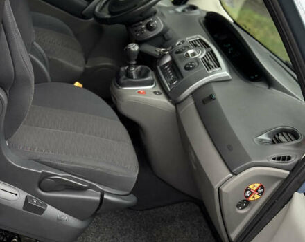 Серый Рено Сценик, объемом двигателя 1.6 л и пробегом 190 тыс. км за 5650 $, фото 23 на Automoto.ua