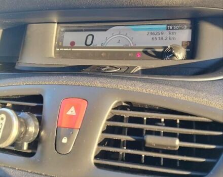 Серый Рено Сценик, объемом двигателя 1.5 л и пробегом 236 тыс. км за 7000 $, фото 10 на Automoto.ua