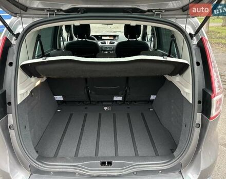 Серый Рено Сценик, объемом двигателя 1.6 л и пробегом 202 тыс. км за 8300 $, фото 28 на Automoto.ua