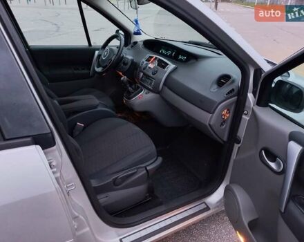 Серый Рено Сценик, объемом двигателя 2 л и пробегом 220 тыс. км за 6400 $, фото 16 на Automoto.ua