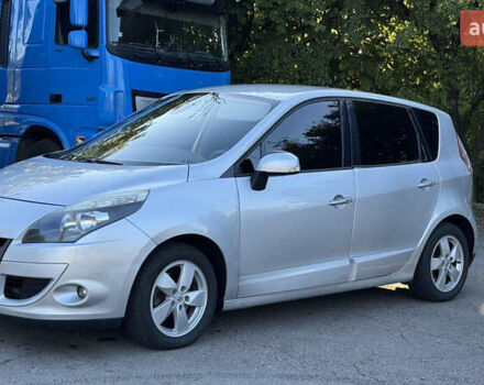 Серый Рено Сценик, объемом двигателя 2 л и пробегом 272 тыс. км за 6800 $, фото 4 на Automoto.ua