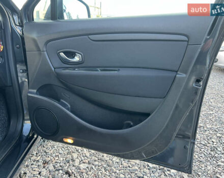 Сірий Рено Сценік, об'ємом двигуна 1.6 л та пробігом 237 тис. км за 7650 $, фото 52 на Automoto.ua