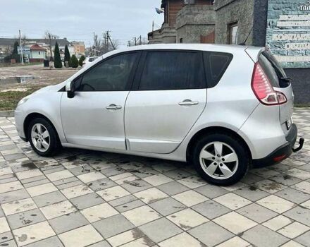 Рено Сценік 2009 у Самборе на Automoto.ua Сірий Рено Сценік, об'ємом двигуна 1.87 л та пробігом 270 тис. км за 6550 $, фото 1 на Automoto.ua