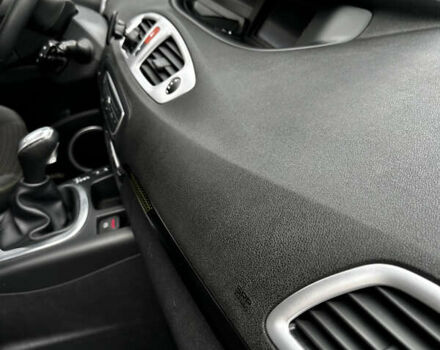 Серый Рено Сценик, объемом двигателя 2 л и пробегом 272 тыс. км за 6800 $, фото 18 на Automoto.ua