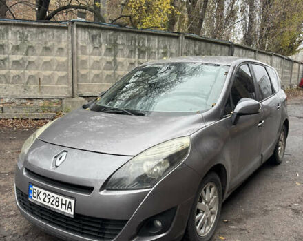 Серый Рено Сценик, объемом двигателя 1.87 л и пробегом 320 тыс. км за 6300 $, фото 2 на Automoto.ua