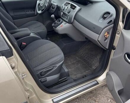 Серый Рено Сценик, объемом двигателя 2 л и пробегом 216 тыс. км за 5000 $, фото 4 на Automoto.ua