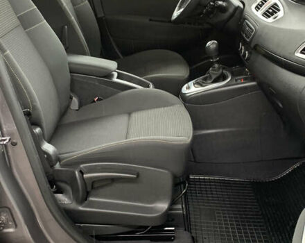 Серый Рено Сценик, объемом двигателя 1.6 л и пробегом 214 тыс. км за 7350 $, фото 52 на Automoto.ua