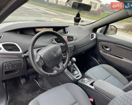 Сірий Рено Сценік, об'ємом двигуна 1.5 л та пробігом 268 тис. км за 6450 $, фото 19 на Automoto.ua