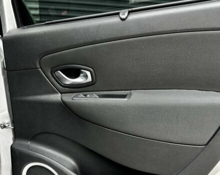 Серый Рено Сценик, объемом двигателя 2 л и пробегом 272 тыс. км за 6800 $, фото 33 на Automoto.ua